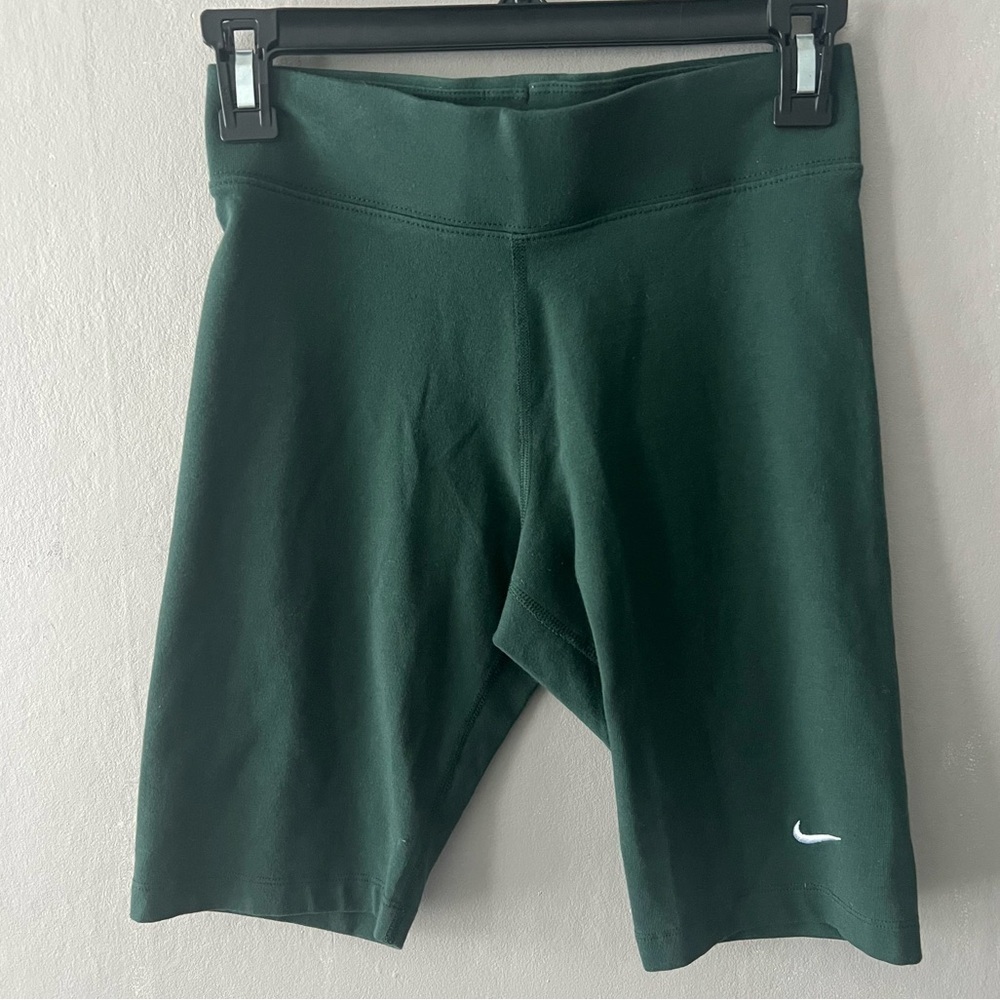 Nike Green Sportswear Essential Women's Bike Shorts Size Small